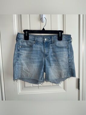 AE Women’s Light Blue Denim Frayed Hem Shorts